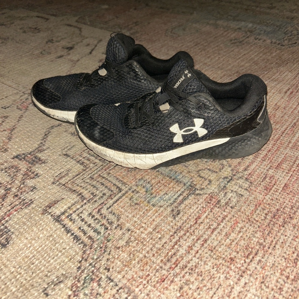 ‼️SOLD Under Armour Kids Black Sneakers with White Logo